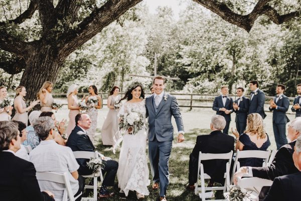 romantic-and-rustic-minnesota-wedding-at-mayowood-stone-barn-18