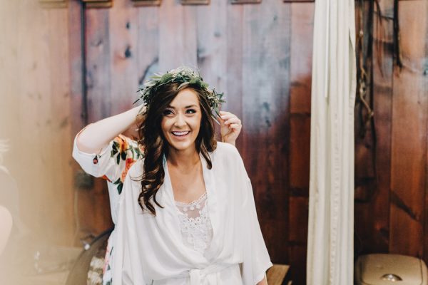 romantic-and-rustic-minnesota-wedding-at-mayowood-stone-barn-2