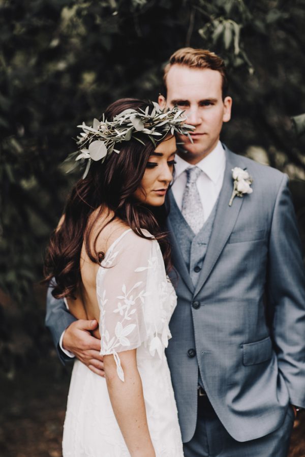 romantic-and-rustic-minnesota-wedding-at-mayowood-stone-barn-6