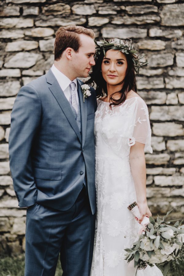 romantic-and-rustic-minnesota-wedding-at-mayowood-stone-barn-9