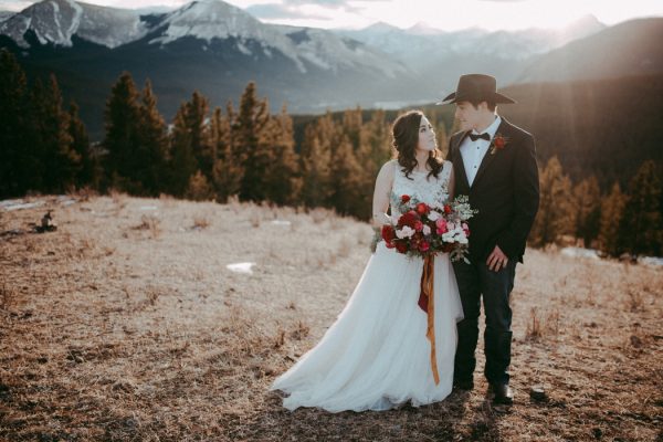 spontaneous-helicopter-elopement-inspiration-in-bragg-creek-18