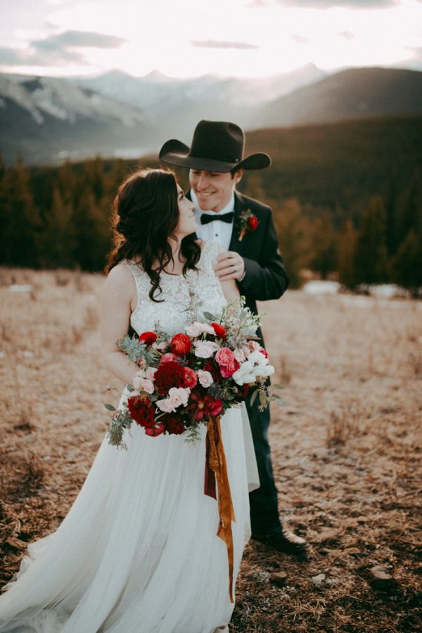 spontaneous-helicopter-elopement-inspiration-in-bragg-creek-19