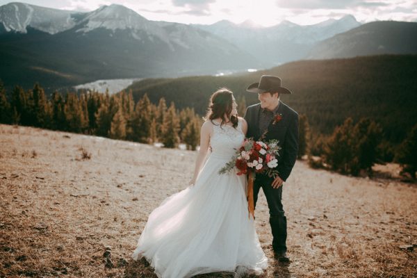spontaneous-helicopter-elopement-inspiration-in-bragg-creek-3