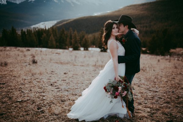 spontaneous-helicopter-elopement-inspiration-in-bragg-creek-6