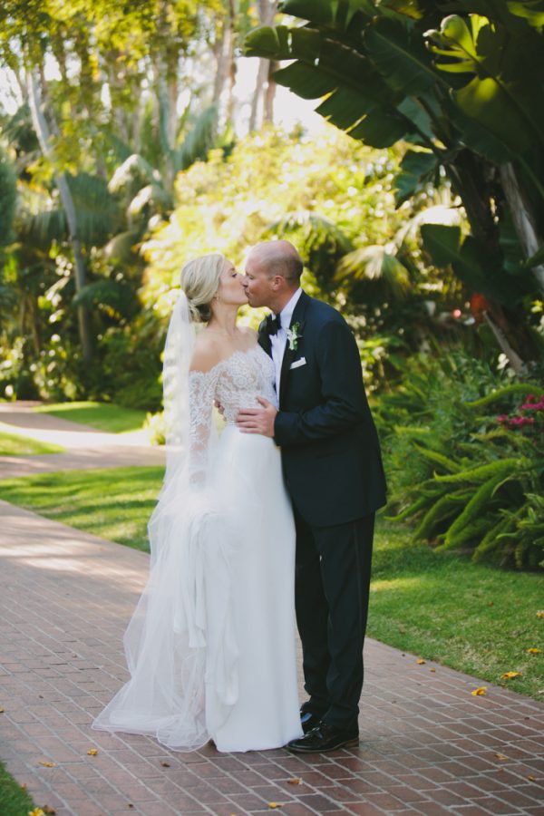 this-black-tie-santa-barbara-wedding-is-far-from-stuffy-15