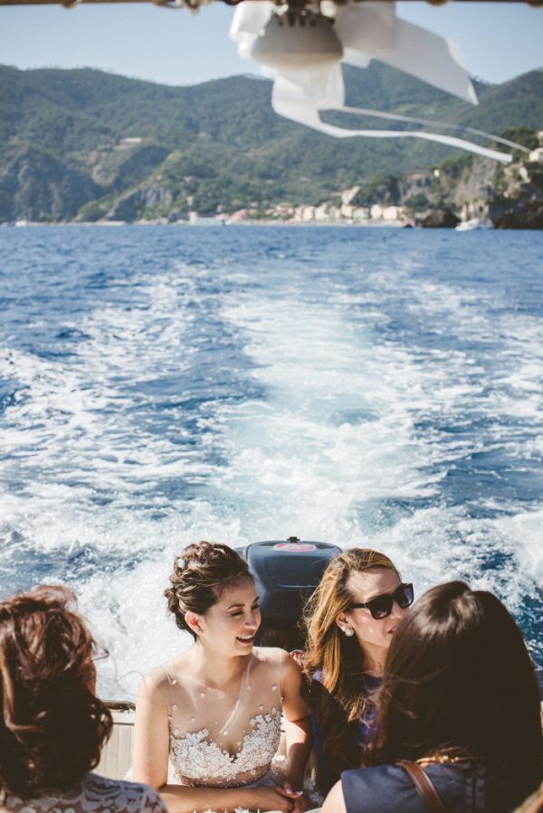 this-breathtaking-cinque-terre-wedding-has-the-most-stunning-bespoke-gown-10