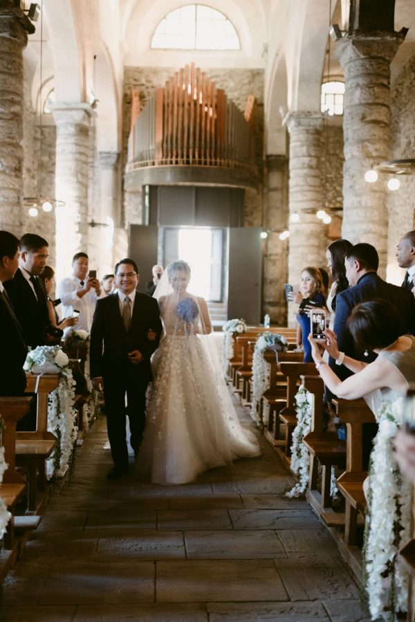 this-breathtaking-cinque-terre-wedding-has-the-most-stunning-bespoke-gown-12