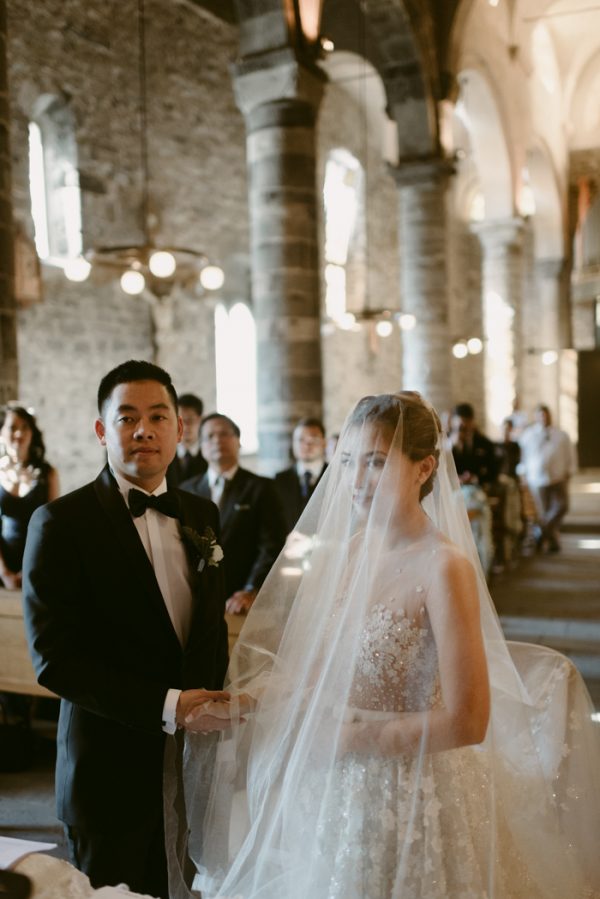 this-breathtaking-cinque-terre-wedding-has-the-most-stunning-bespoke-gown-14