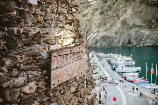 this-breathtaking-cinque-terre-wedding-has-the-most-stunning-bespoke-gown-30