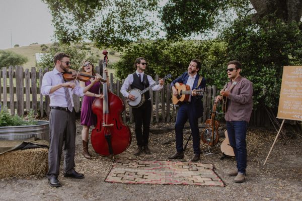 this-mann-family-farm-wedding-combines-french-and-west-coast-countryside-vibes-28