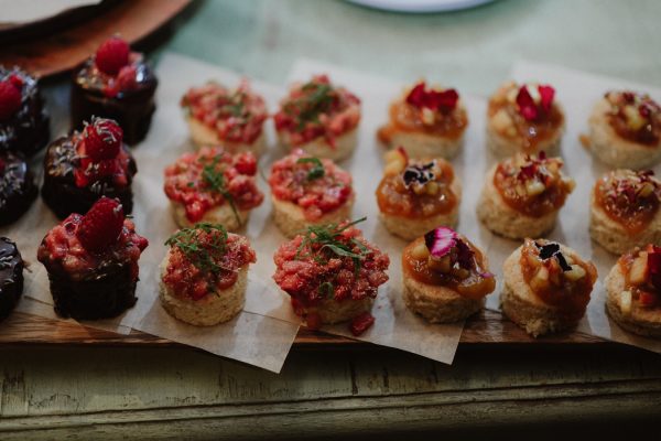 this-mann-family-farm-wedding-combines-french-and-west-coast-countryside-vibes-42