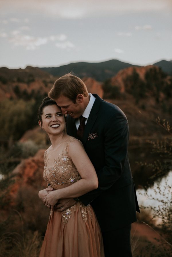 this-red-rocks-canyon-engagement-is-filled-with-copper-hues-20