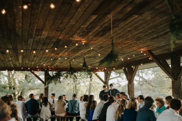 this-super-cool-summer-camp-wedding-is-all-about-community-39