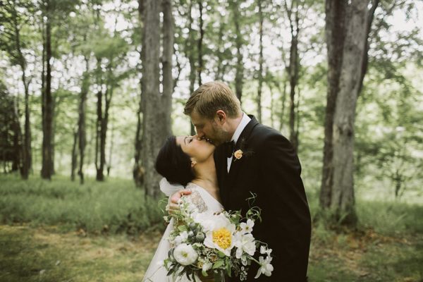 timeless-catskills-barn-wedding-at-handsome-hollow-1-2