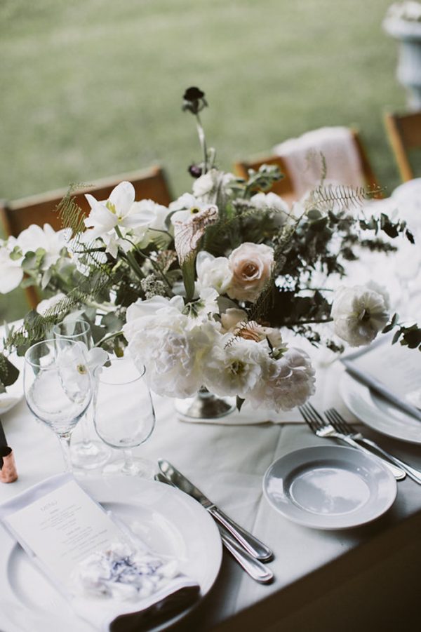 timeless-catskills-barn-wedding-at-handsome-hollow-2