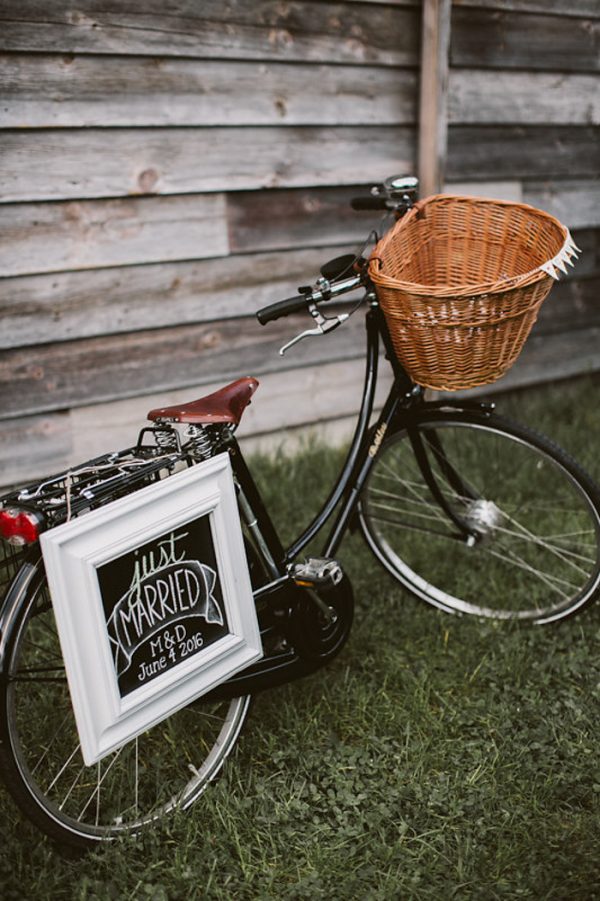 timeless-catskills-barn-wedding-at-handsome-hollow-22