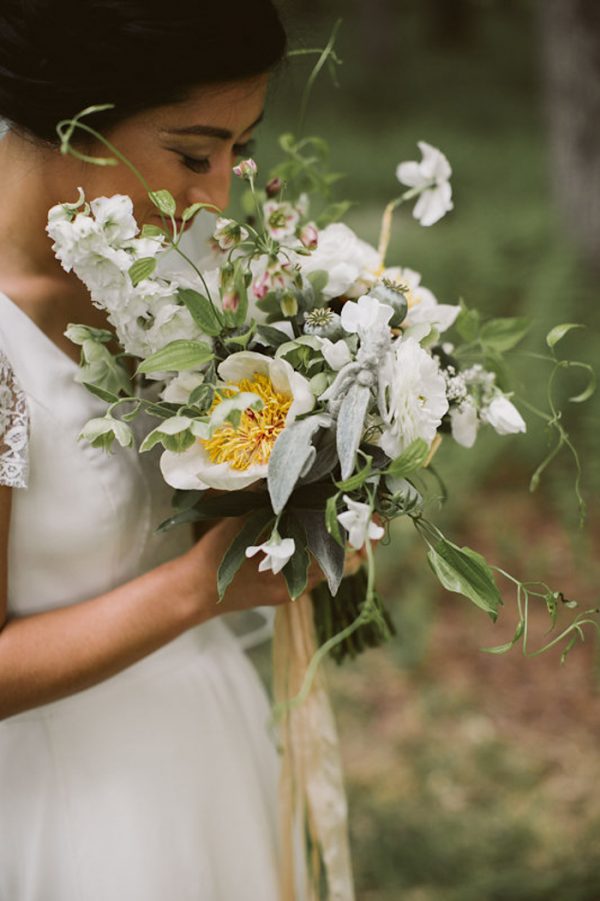 timeless-catskills-barn-wedding-at-handsome-hollow-30