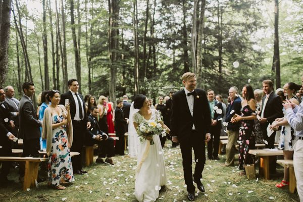 timeless-catskills-barn-wedding-at-handsome-hollow-37