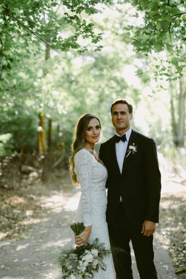 this-couple-threw-an-outdoor-barbecue-wedding-in-brooklyn-at-501-union-amber-gress-photography-22