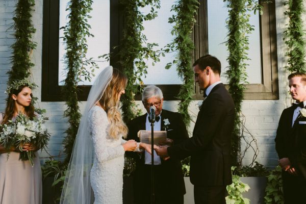 this-couple-threw-an-outdoor-barbecue-wedding-in-brooklyn-at-501-union-amber-gress-photography-36