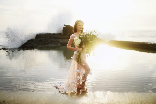 striking-laguna-beach-bridal-shoot-23