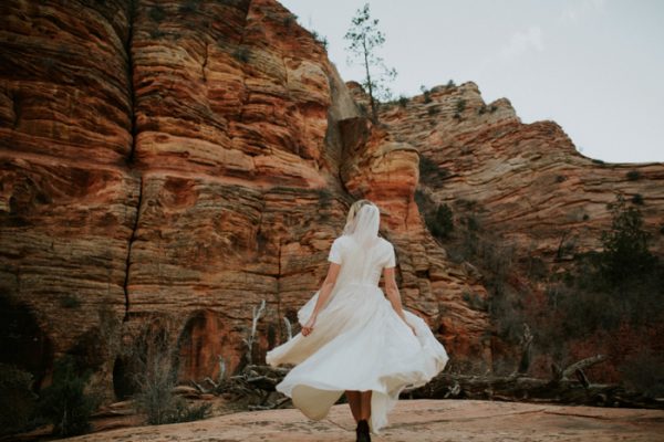 This Intimate Desert Wedding in Arizona is Full of Thoughtful Details ...