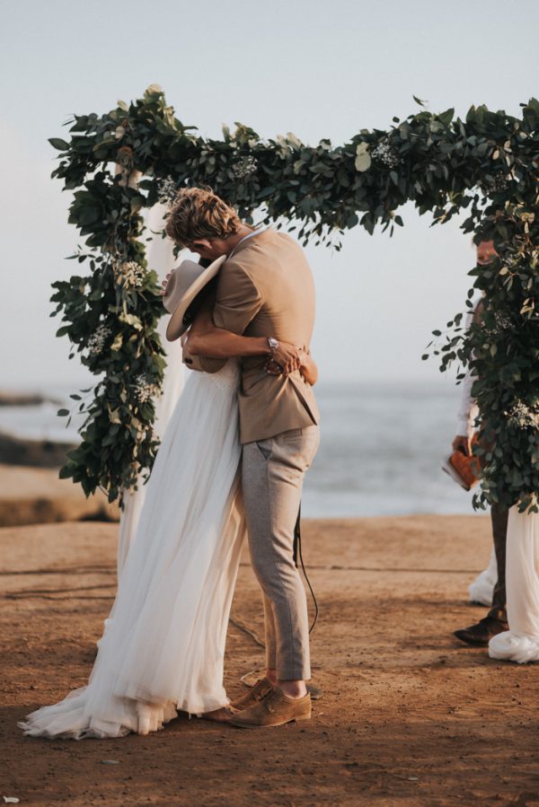 Barefoot Seaside Sunset Cliffs Wedding In San Diego Junebug Weddings