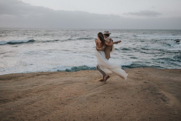 Barefoot Seaside Sunset Cliffs Wedding In San Diego Junebug Weddings