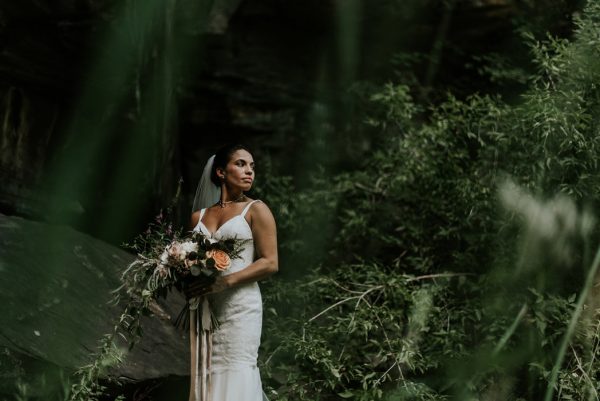 Naturally Beautiful Pennsylvania Wedding at the Ledges Hotel | Junebug ...