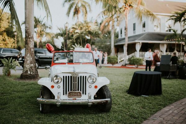 Summery White Orchid At Oasis Wedding Along The Caloosahatchee River Junebug Weddings