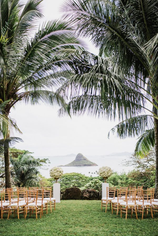 Tropical Chic Island Elopement At Kualoa Ranch Junebug Weddings