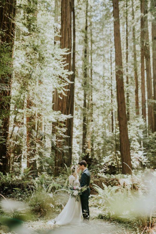 https://junebugweddings.com/wedding-blog/wp-content/uploads/2017/06/Cooler-Than-Cool-Redwood-National-Park-Vow-Renewal-Catherine-Coons-Photography-600x900.jpg
