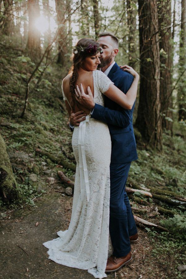 Candlelit Columbia Gorge Elopement | Junebug Weddings