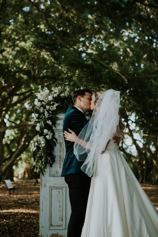 Lush Queensland Forest Wedding at Buderim Wirreanda Park | Junebug Weddings