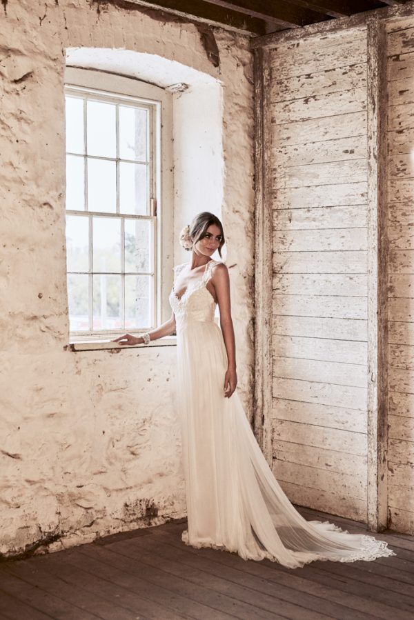 Celebrating 10 Years of Anna Campbell Bridal with the Eternal Heart