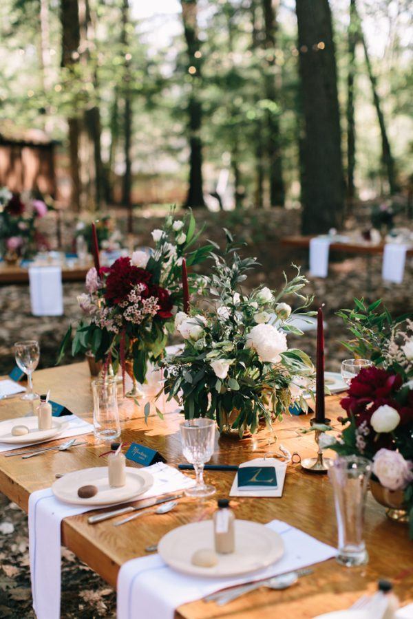 How to Style Your Outdoor Wedding Reception Dinner | Junebug Weddings