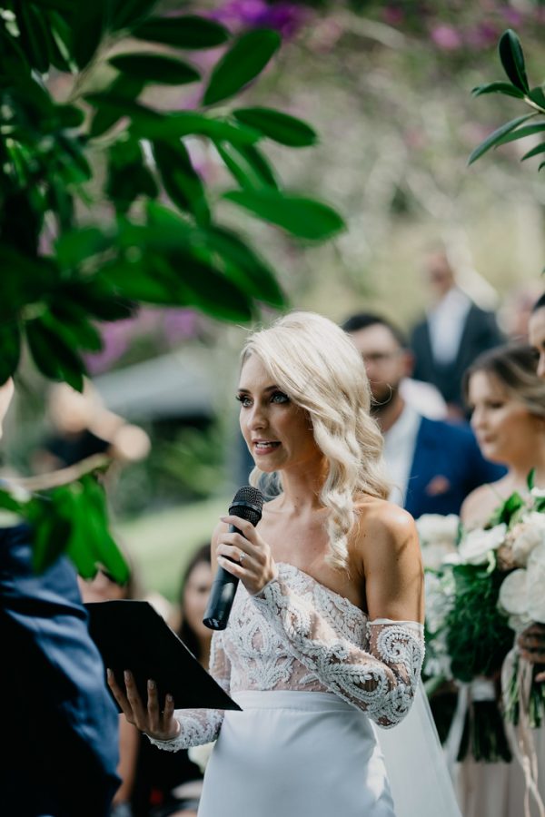 This Greenfield Farm Estate Wedding Brings the Botanical Wow Factor ...