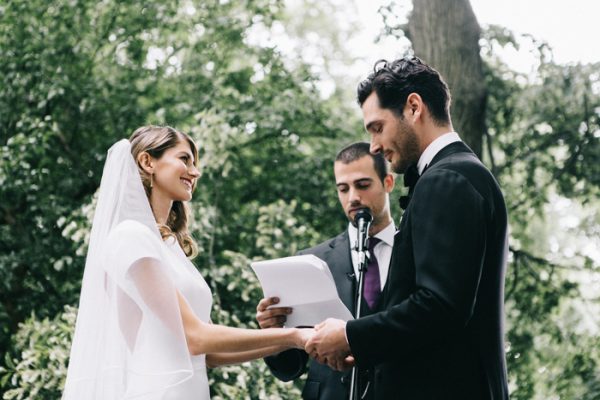 Luxe Vintage Manhattan Wedding in Fort Tryon Park | Junebug Weddings