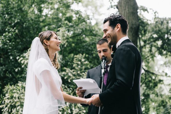 Luxe Vintage Manhattan Wedding in Fort Tryon Park | Junebug Weddings