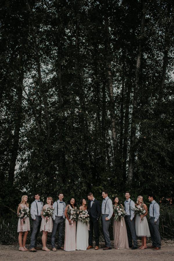 Rustic Rose Gold Oregon Wedding at Heiser Farms | Junebug Weddings
