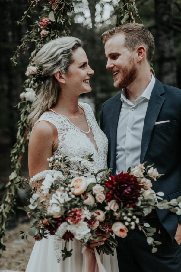 This Mt. Hood Elopement Has a Deliciously Beautiful Wine Color Palette ...