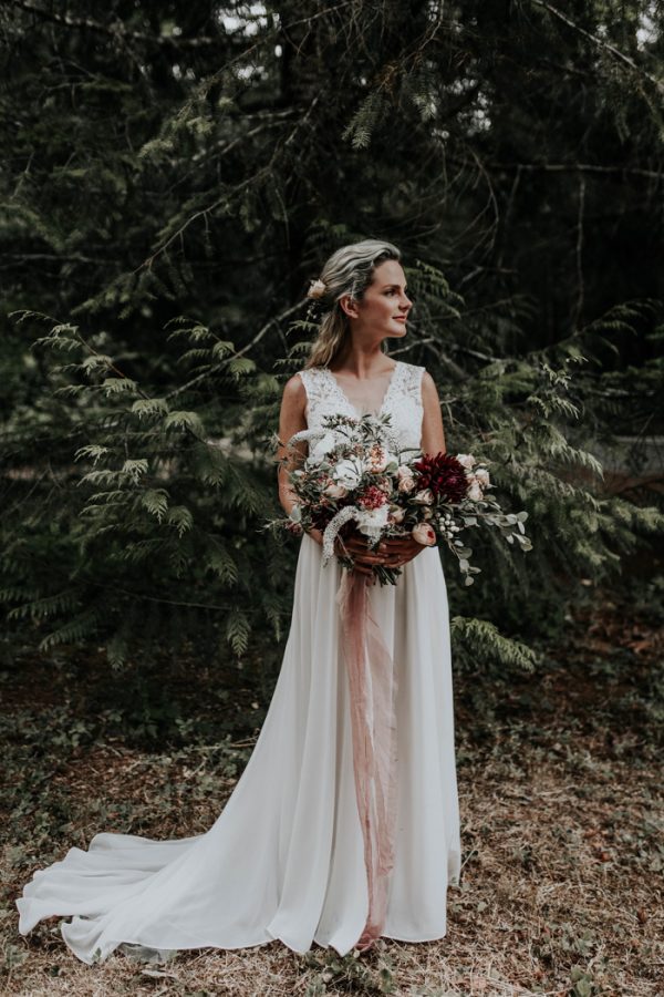 This Mt. Hood Elopement Has a Deliciously Beautiful Wine Color Palette ...