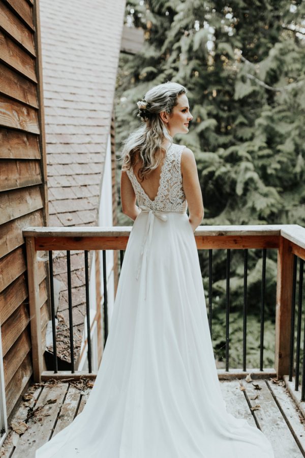 This Mt. Hood Elopement Has a Deliciously Beautiful Wine Color Palette ...