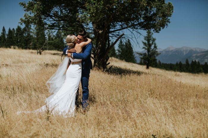 This Cherry Creek Estate Wedding Showcases an Effortless Neutral Color ...