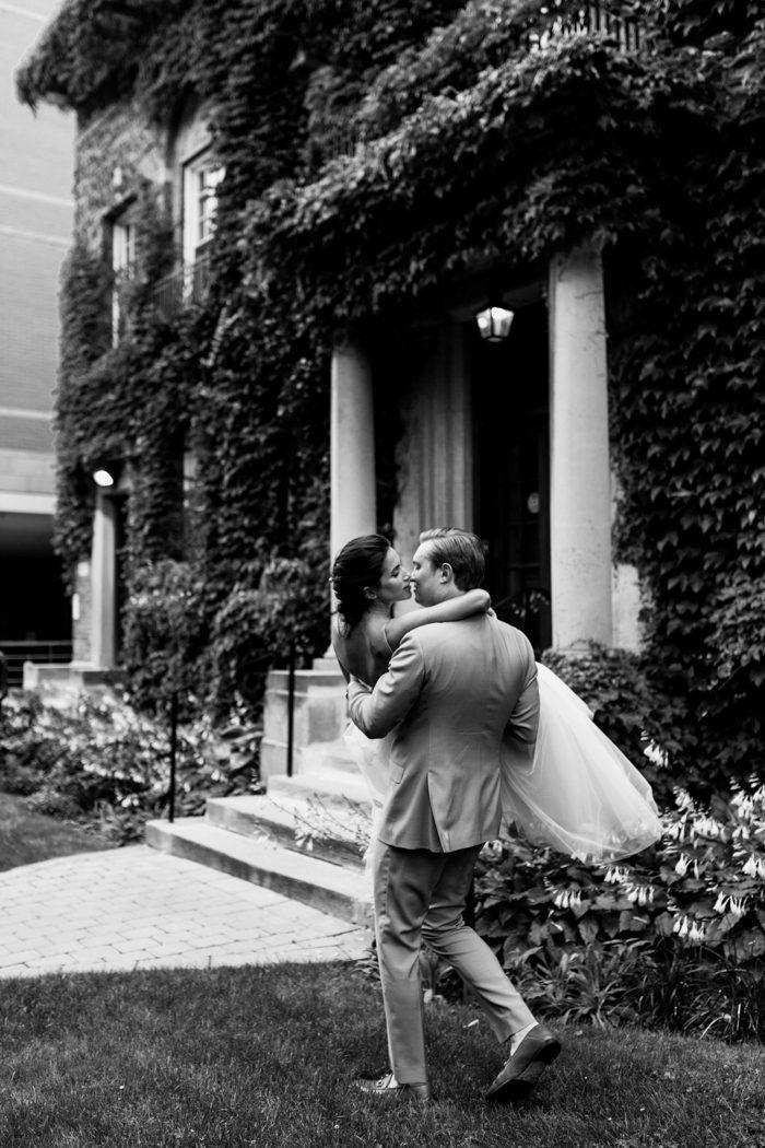 This Couple Tied the Knot in a Vintage Toronto Streetcar Ceremony ...