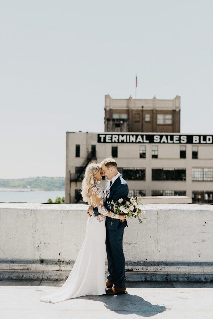 Understated Urban Wedding at The Seattle Tennis Club ...