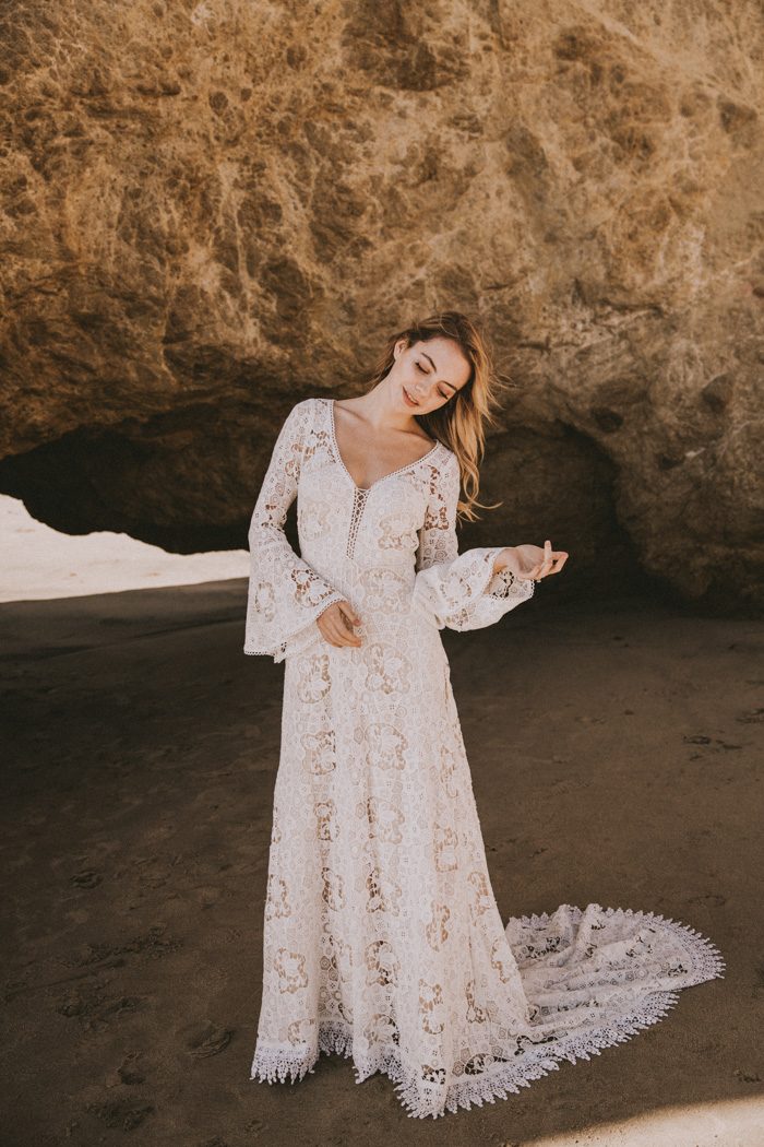 Dreamersandlovers Lace Wedding Dress - Bohemian - Fleuretta Lace