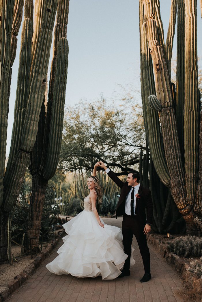 This Black Burgundy And Gold Desert Botanical Garden Wedding Is