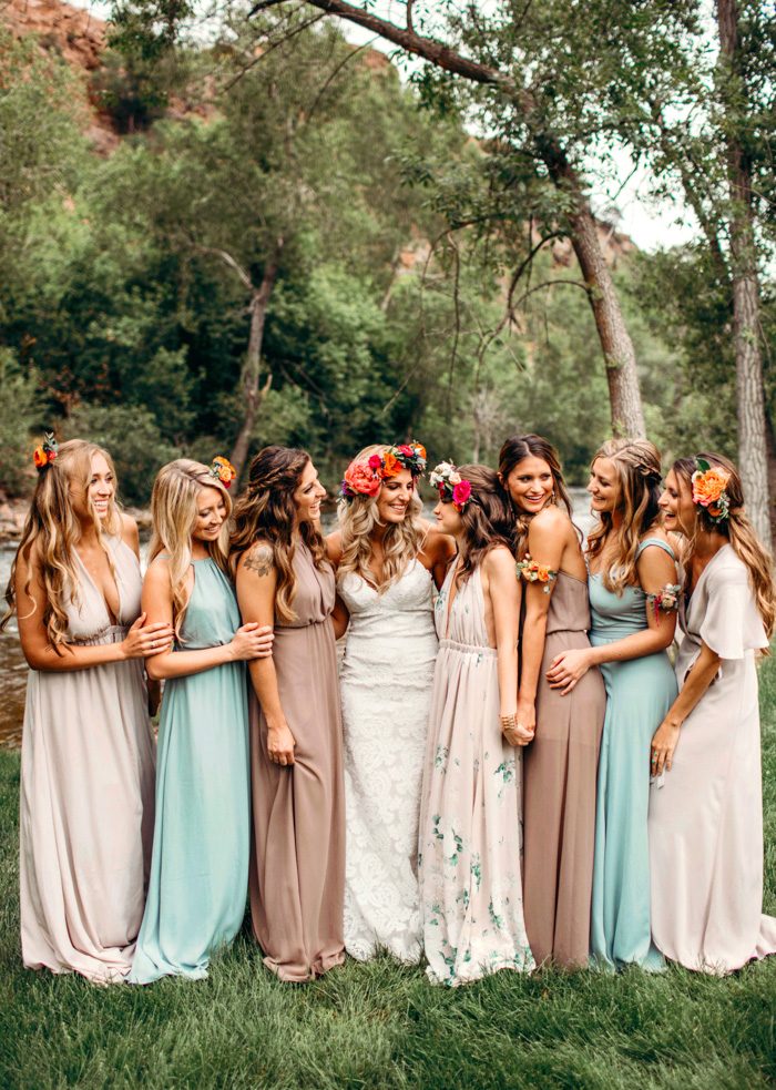 Colorful Planet Bluegrass Wedding in Lyons, Colorado | Junebug Weddings