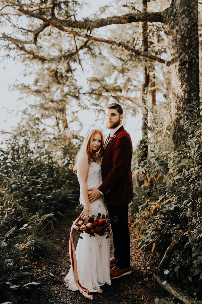 Wildly Romantic Cape Perpetua Wedding on the Oregon Coast | Junebug ...